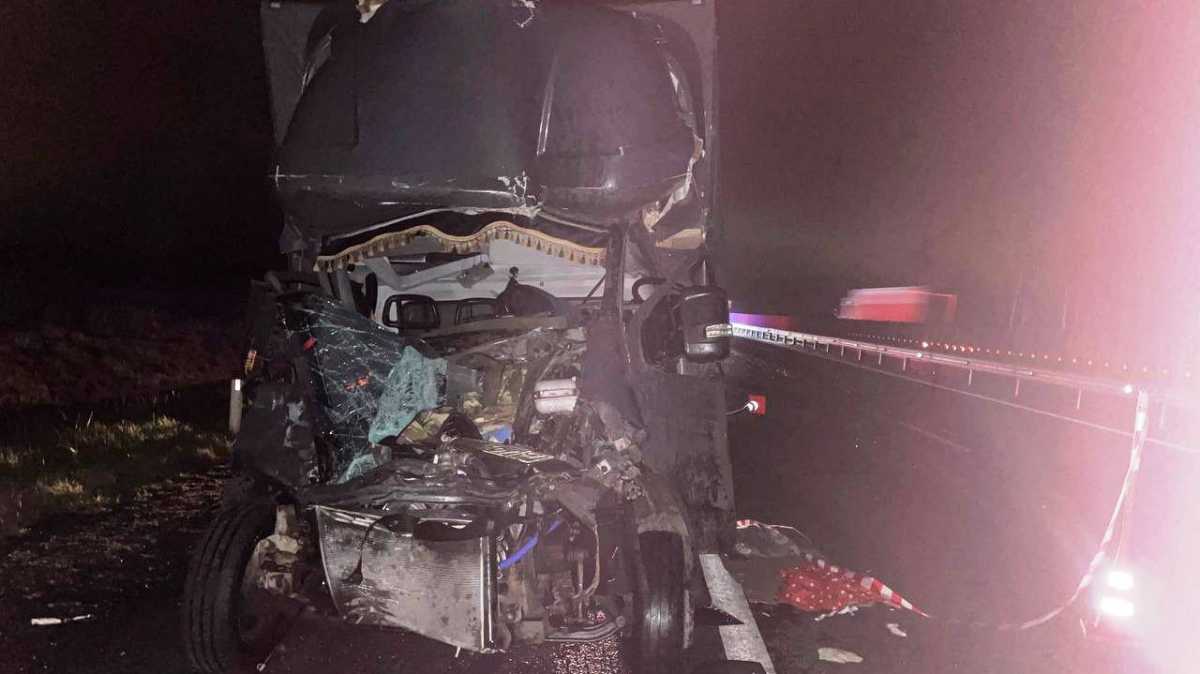 Водитель «ГАЗа» с сотрясением головного мозга доставлен бригадой скорой медицинской помощи в Новгоро