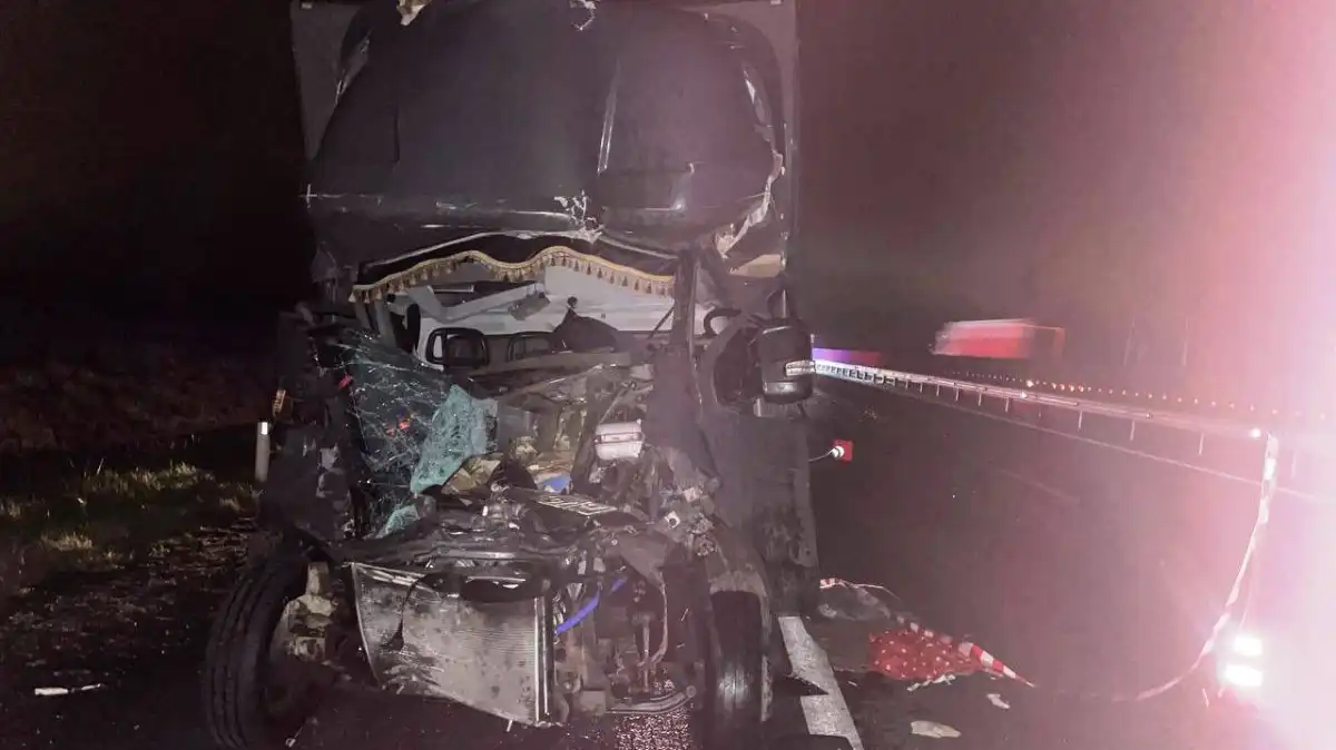 Водитель «ГАЗа» с сотрясением головного мозга доставлен бригадой скорой медицинской помощи в Новгородскую областную клиническую больницу.