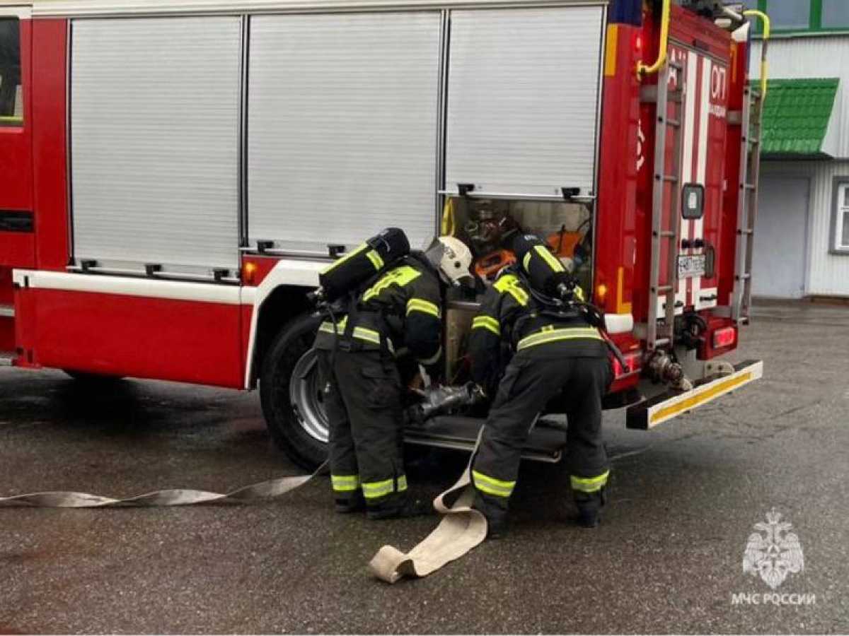 На ликвидацию последствий ДТП подразделения выезжали трижды.