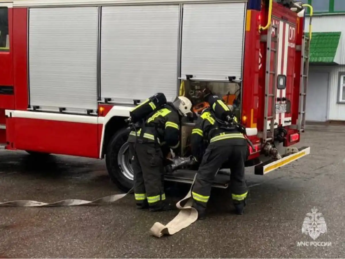 На ликвидацию последствий ДТП подразделения выезжали трижды.