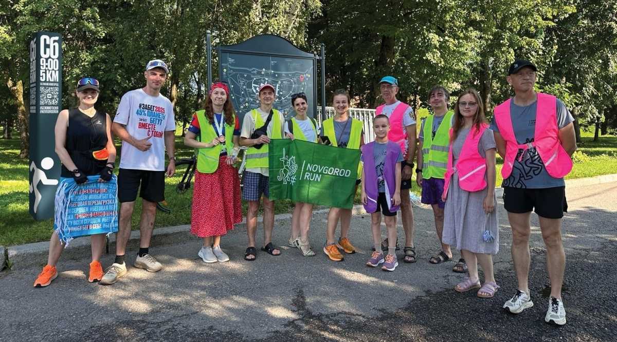 Благодаря появлению стелы можно будет узнать, что каждую субботу в Великом Новгороде в 9:00 проходят