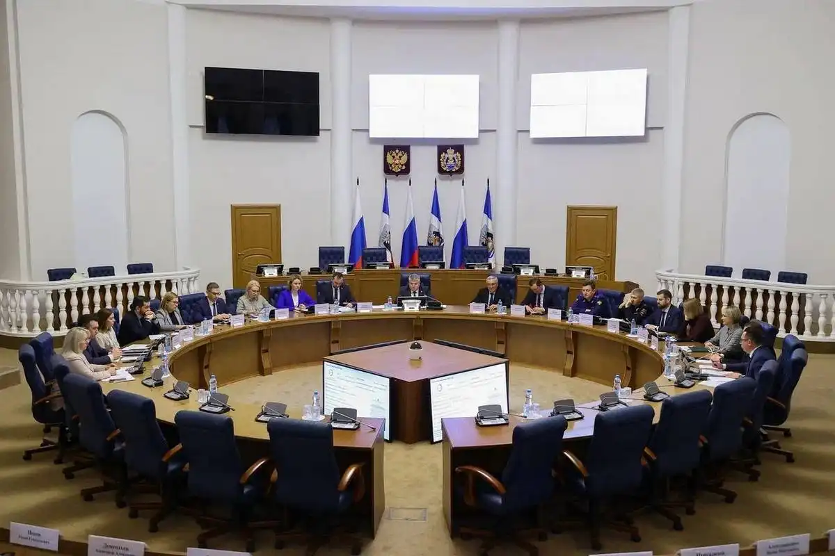 Расширенное оперативное совещание прошло под руководством губернатора Новгородской области Александра Дронова.