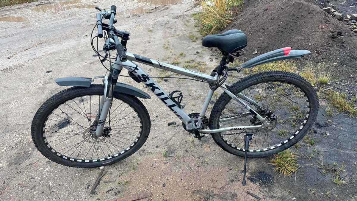 Велосипедист осмотрен бригадой скорой медицинской помощи на месте происшествия.