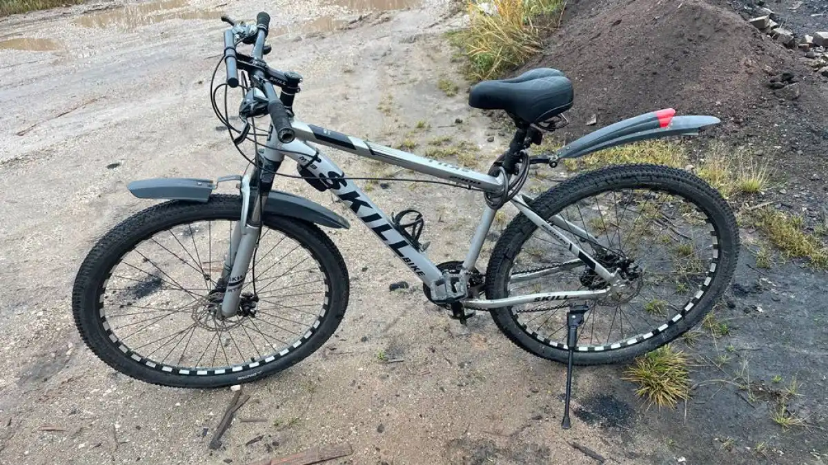 Велосипедист осмотрен бригадой скорой медицинской помощи на месте происшествия.