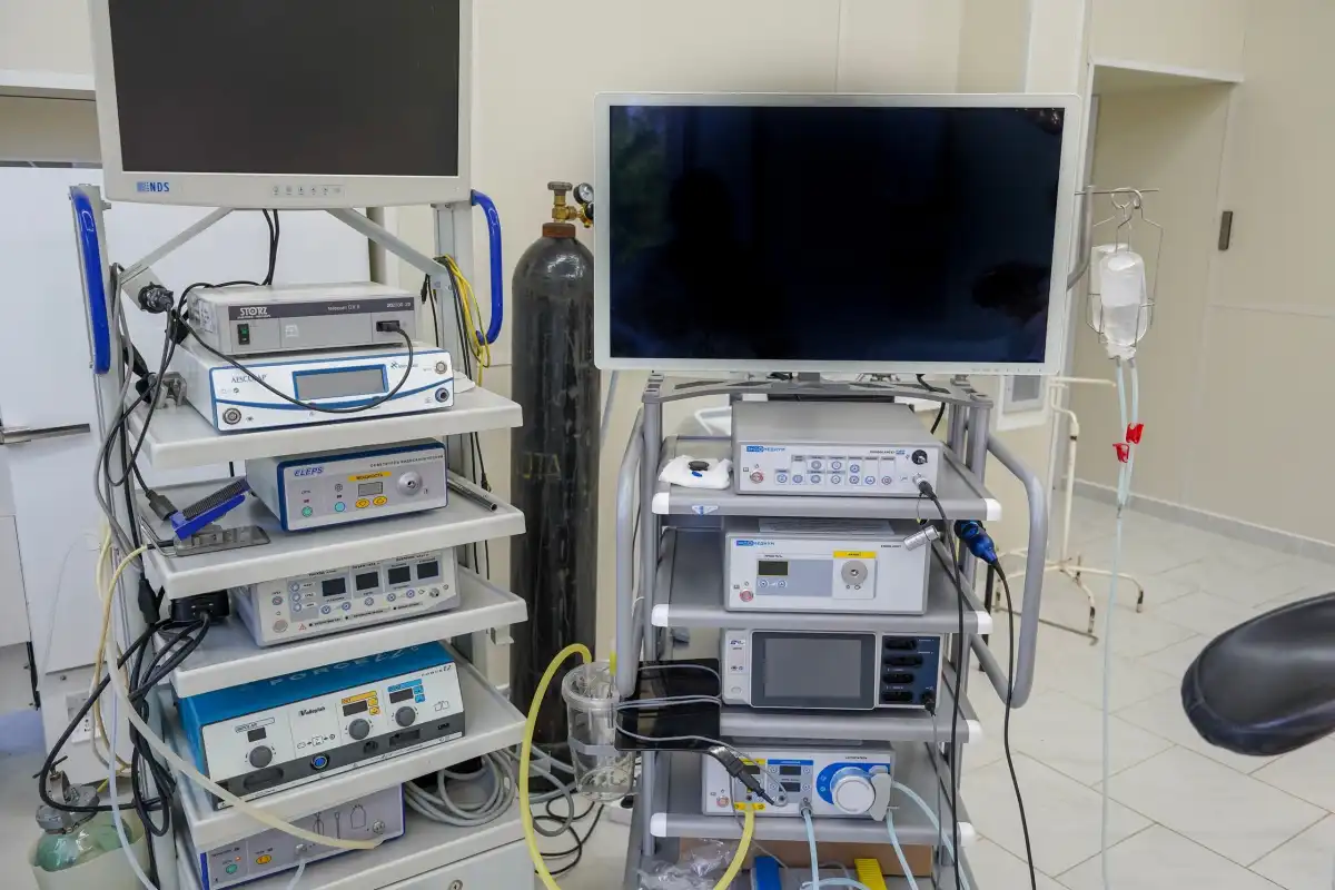 Операция с помощью гистерорезектоскопа занимает около 20 минут, а спустя пять суток пациентку выписы