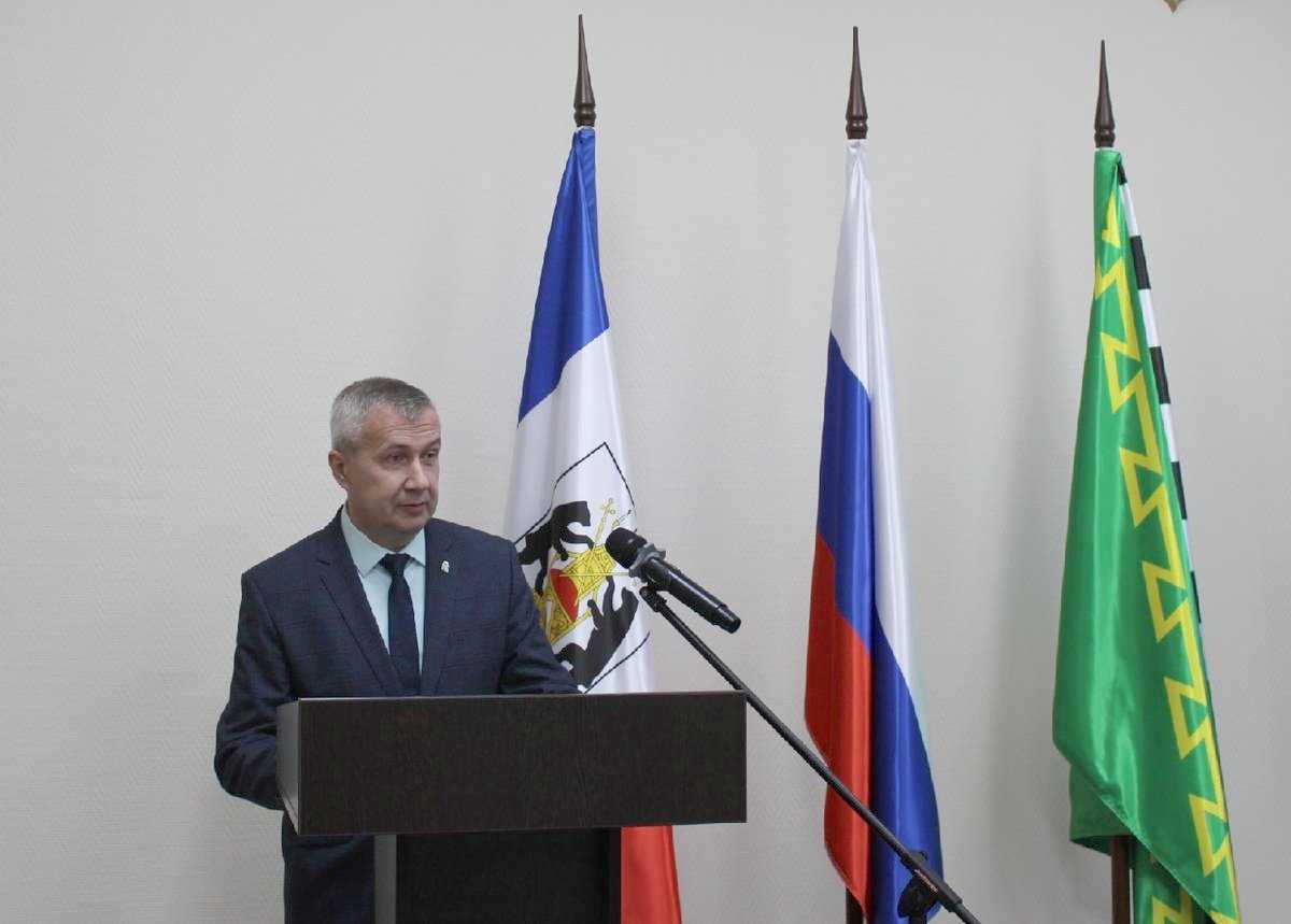 Дмитрий Платонов руководит Маловишерским округом с сентября 2023 года.