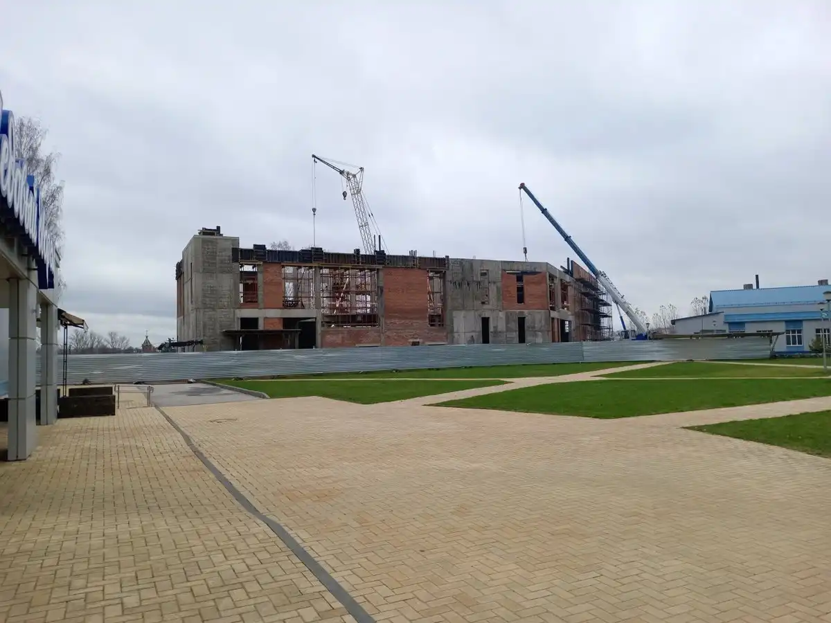 Спортивно-развлекательный центр строят рядом с физкультурно-оздоровительным комплексом «Металлург».