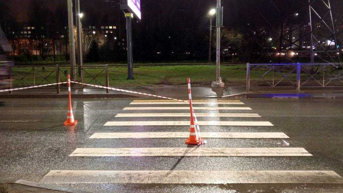 Пешехода с черепно-мозговой доставили в Новгородскую областную клиническую больницу.