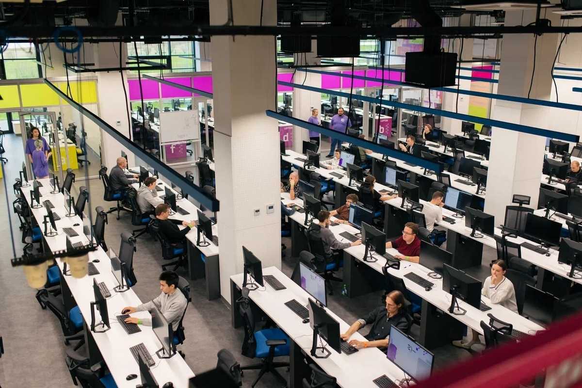 Гости фестиваля узнают о достижениях в области робототехники, биотехнологий, экологии, физики, химии