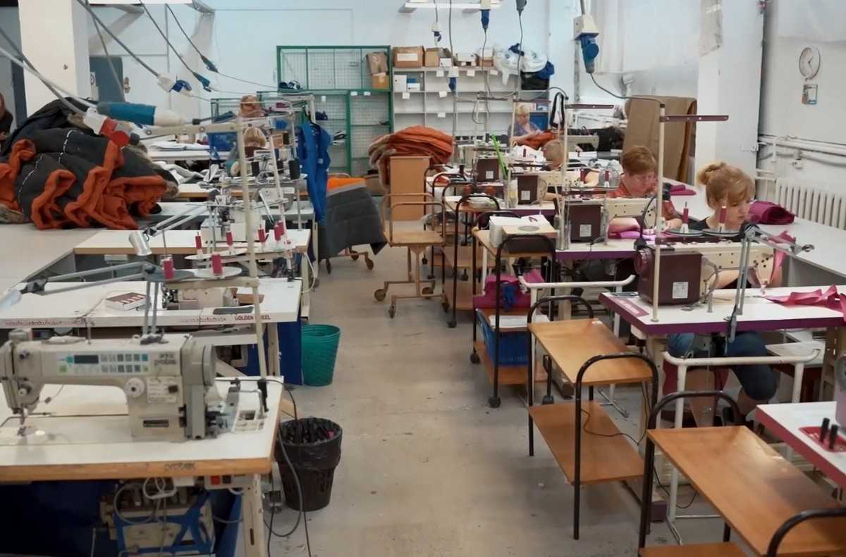 Более 30 лет компания Green Pocket шьёт мужскую одежду и вносит значительный вклад в экономику регио