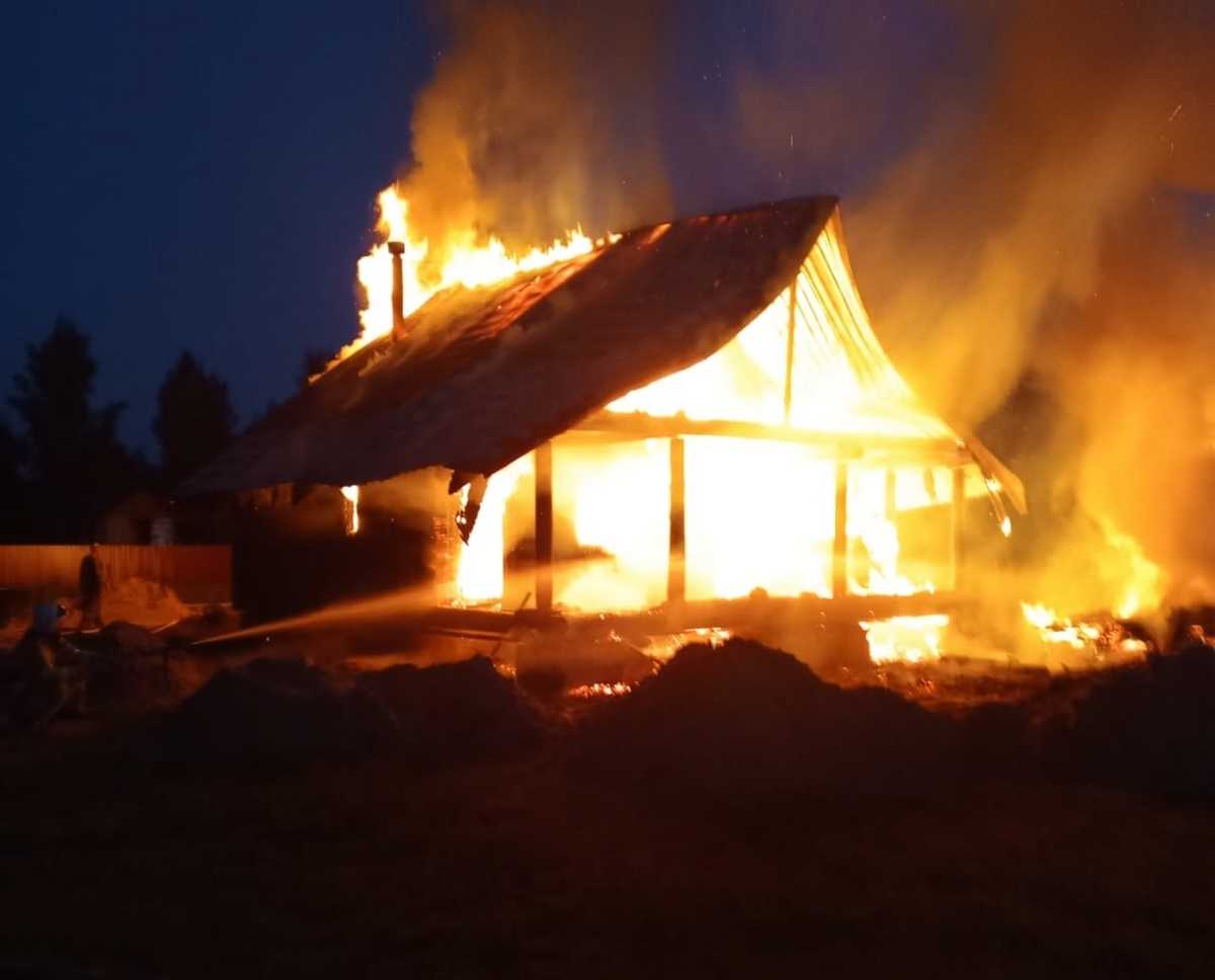 Причины пожаров устанавливают органы дознания.