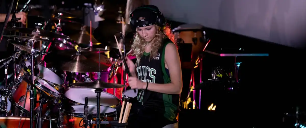 За годы проведения конкурса-фестиваля в нём приняли участие более 9 тысяч барабанщиков.