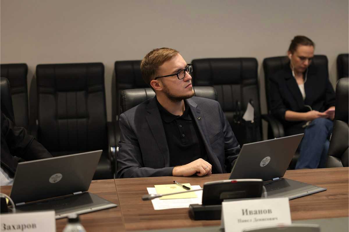 Павел Иванов проходит стажировку в Новгородской областной думе.