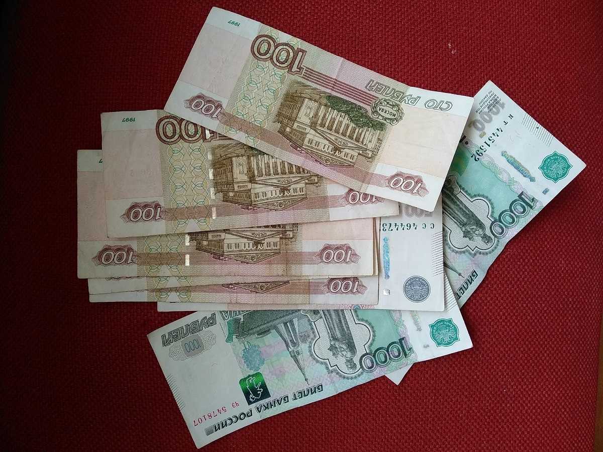 Размер взноса рассчитывается исходя из минимального размера оплаты труда, установленного на начало г