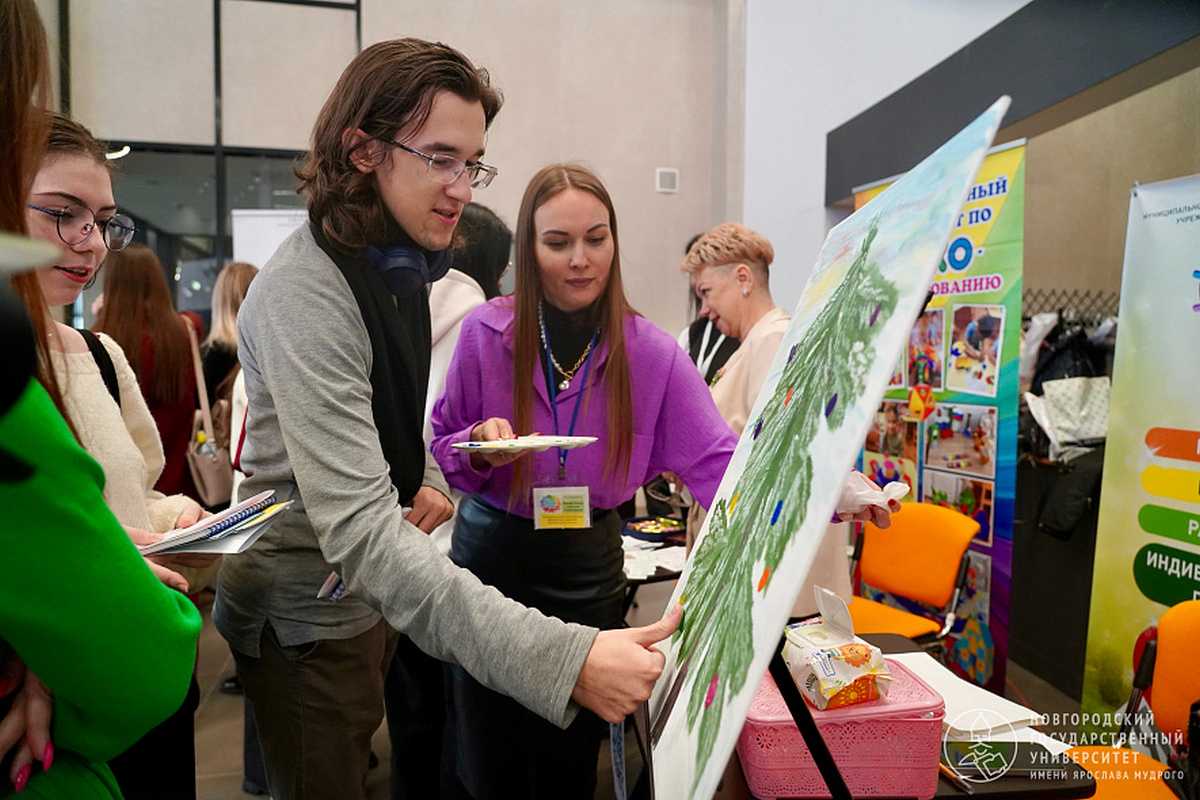 На Дне карьеры прошли 14 мастер-классов, экспресс-собеседования, беспроигрышные лотереи.