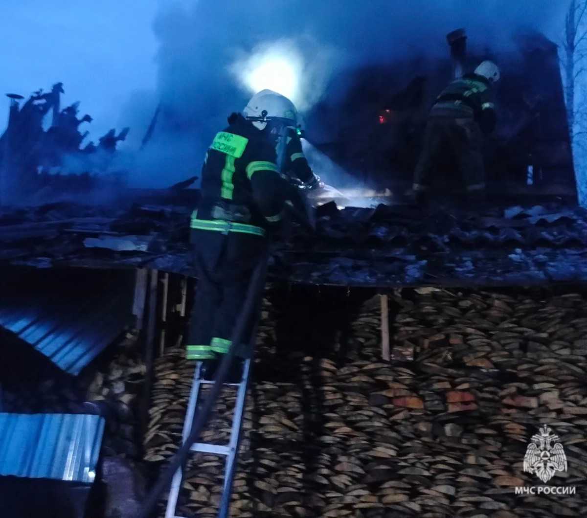 Тушение пожара в Новосельском поселении Старорусского округа.