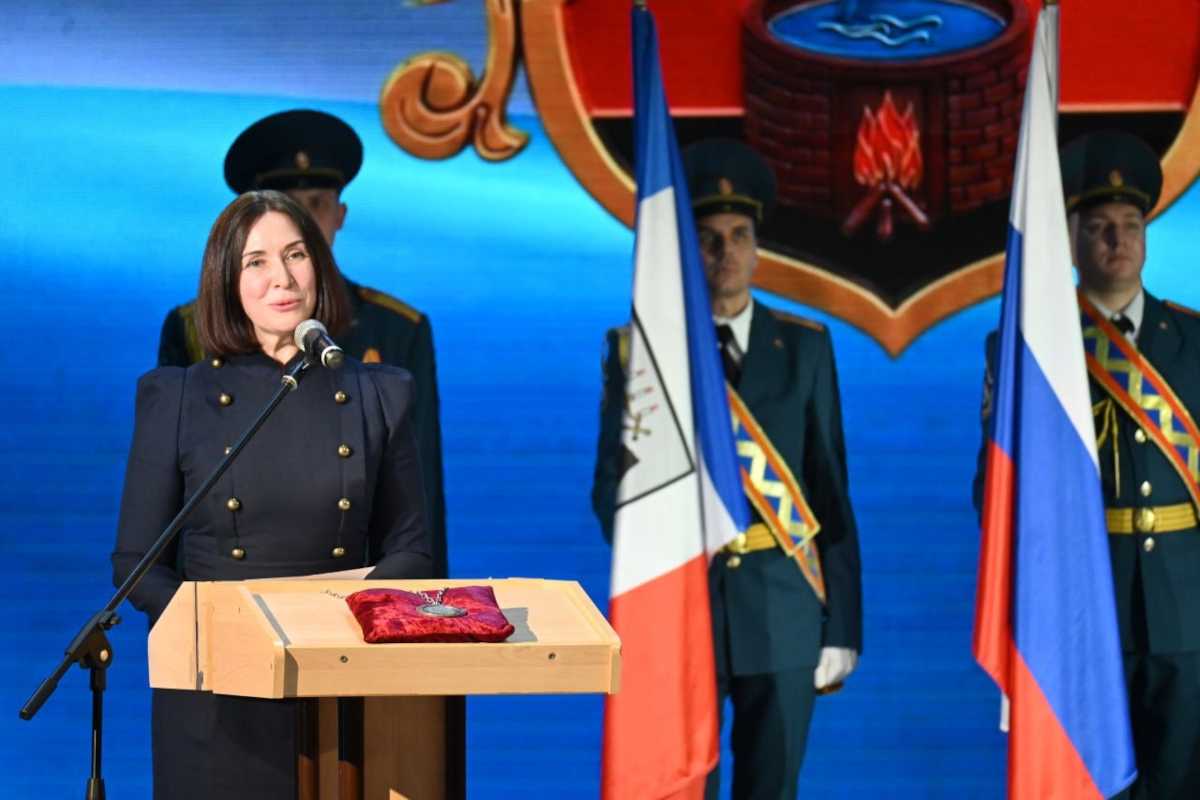 Елена Комарова на церемонии вступления в должность главы Старорусского округа.