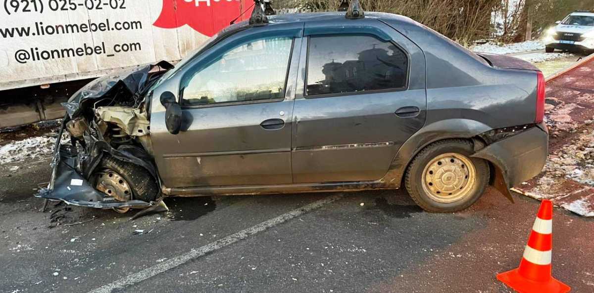 В ДТП пострадал водитель «Рено».