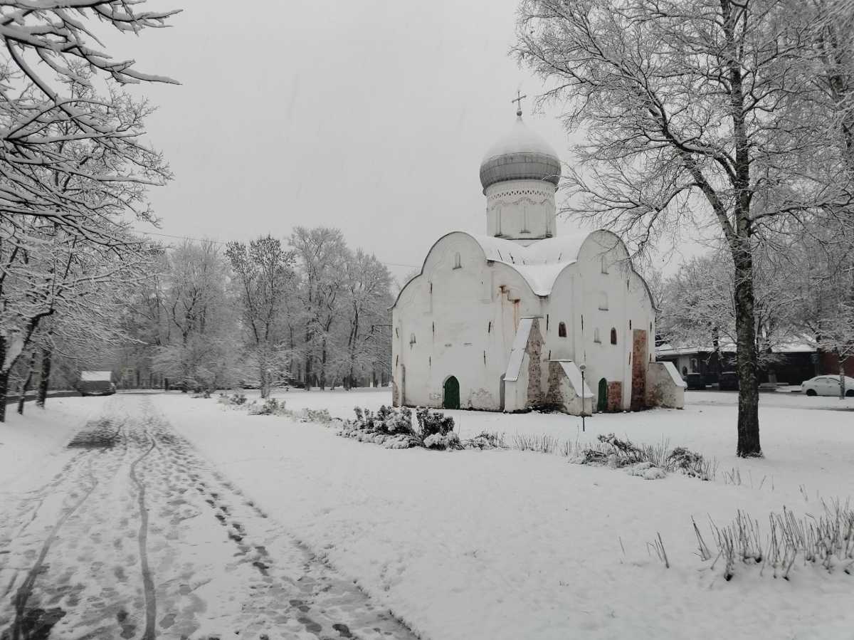 В ближайшие дни жителей области ждут новые снегопады.