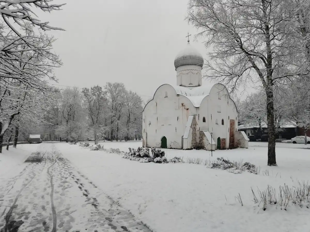 В ближайшие дни жителей области ждут новые снегопады.