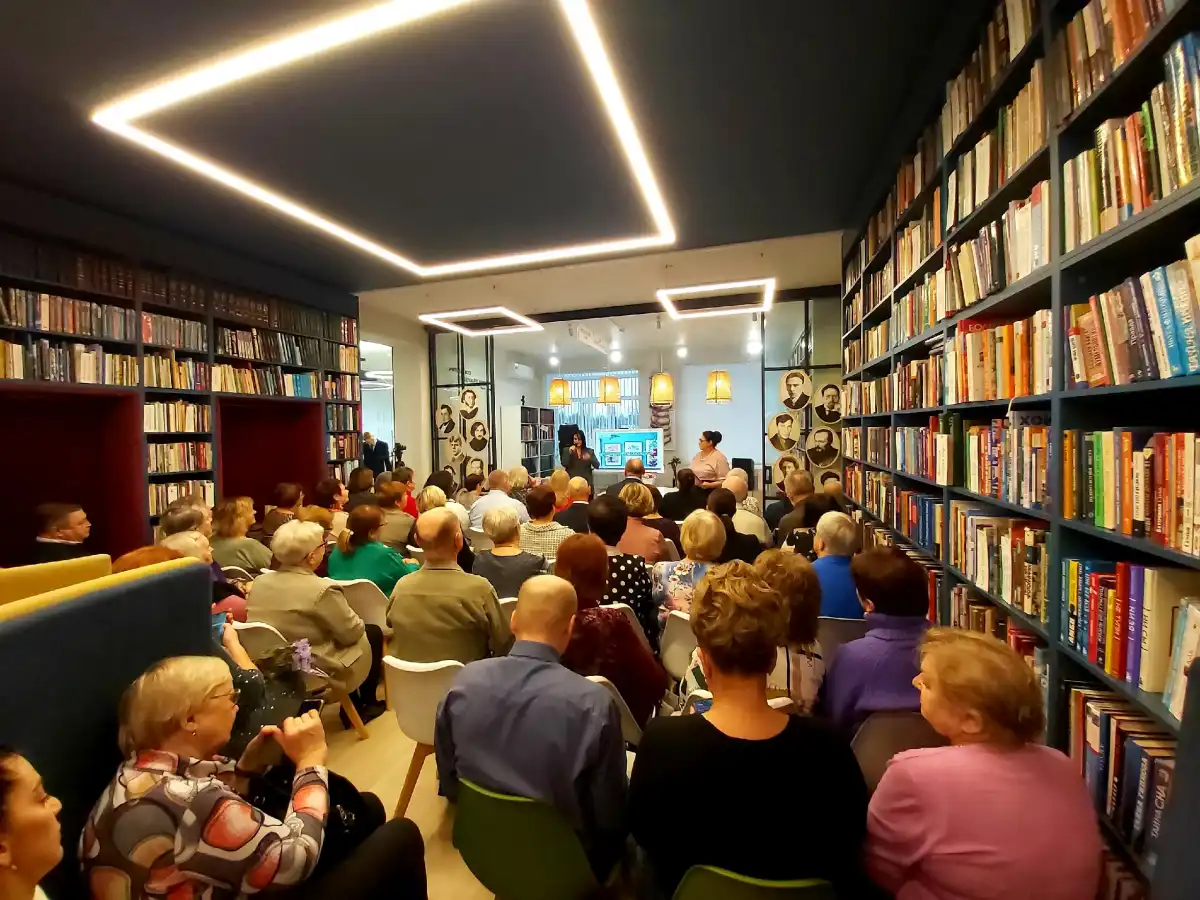 Услугами Любытинской библиотеки пользуются порядка 2 тысяч читателей.