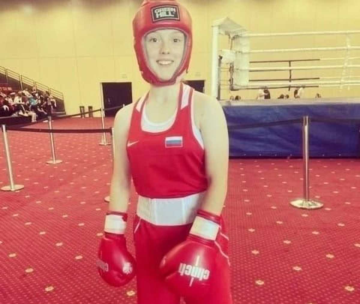 Надежда Софронова тренируется под руководством Павла Клименкова.