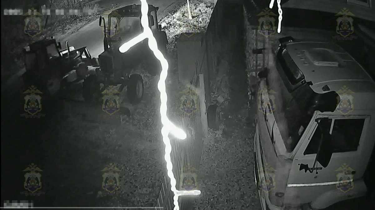 По факту угона возбудили уголовное дело. Трактор вернули владельцу.