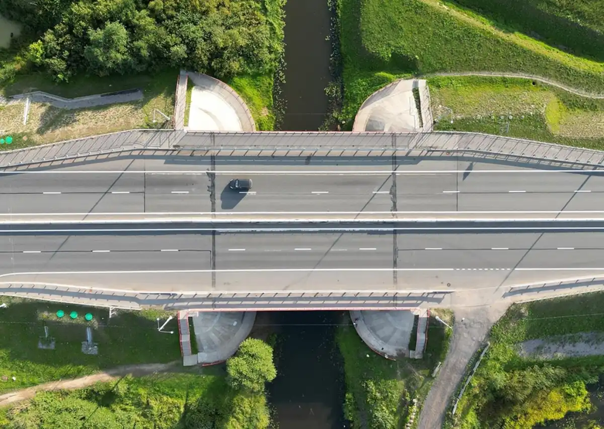 На мосту через реку Тигода отремонтируют деформационные швы.