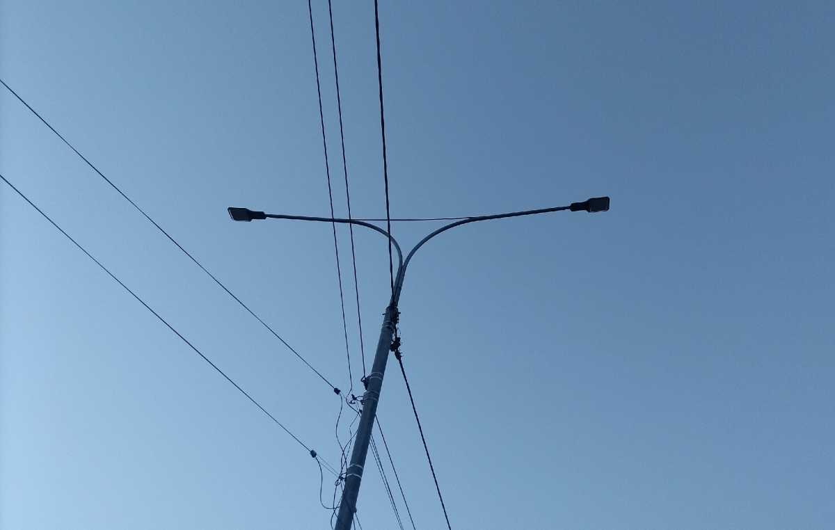 С информацией о качестве уличного освещения новгородцы могут обратиться в диспетчерскую службу «Городского хозяйства» по телефону 8 816 2 152 303.