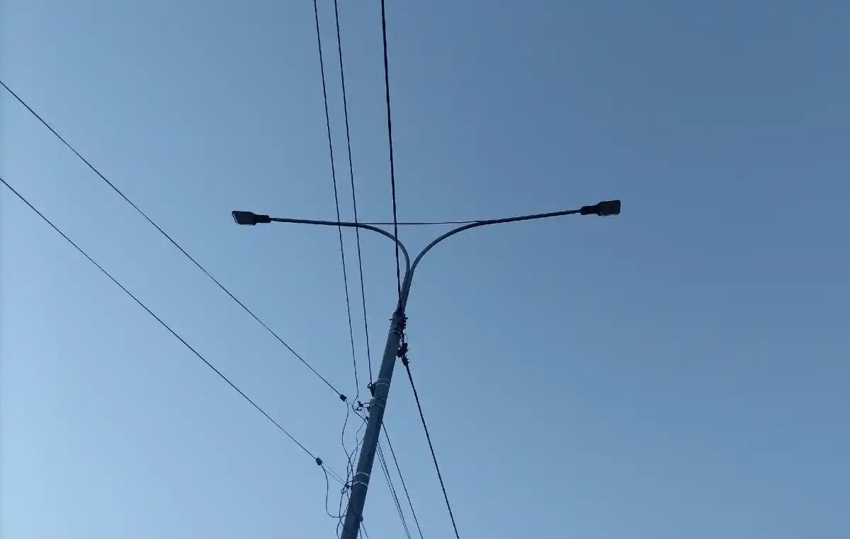 С информацией о качестве уличного освещения новгородцы могут обратиться в диспетчерскую службу «Городского хозяйства» по телефону 8 816 2 152 303.