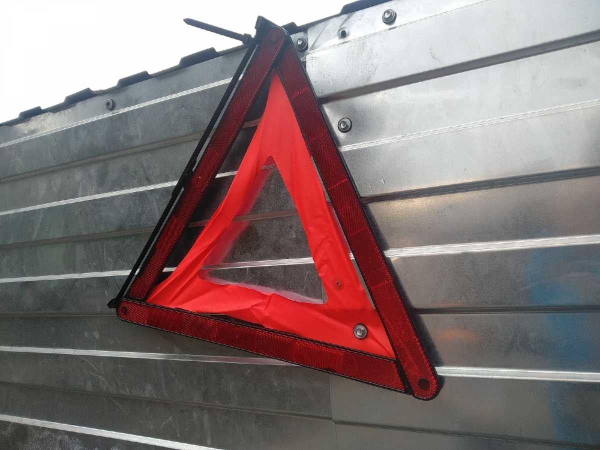 На месте происшествия работают сотрудники Госавтоинспекции и следственно-оперативная группа.