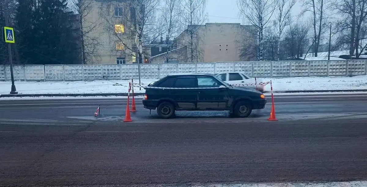 Женщину-пешехода с политравмой доставили в больницу.