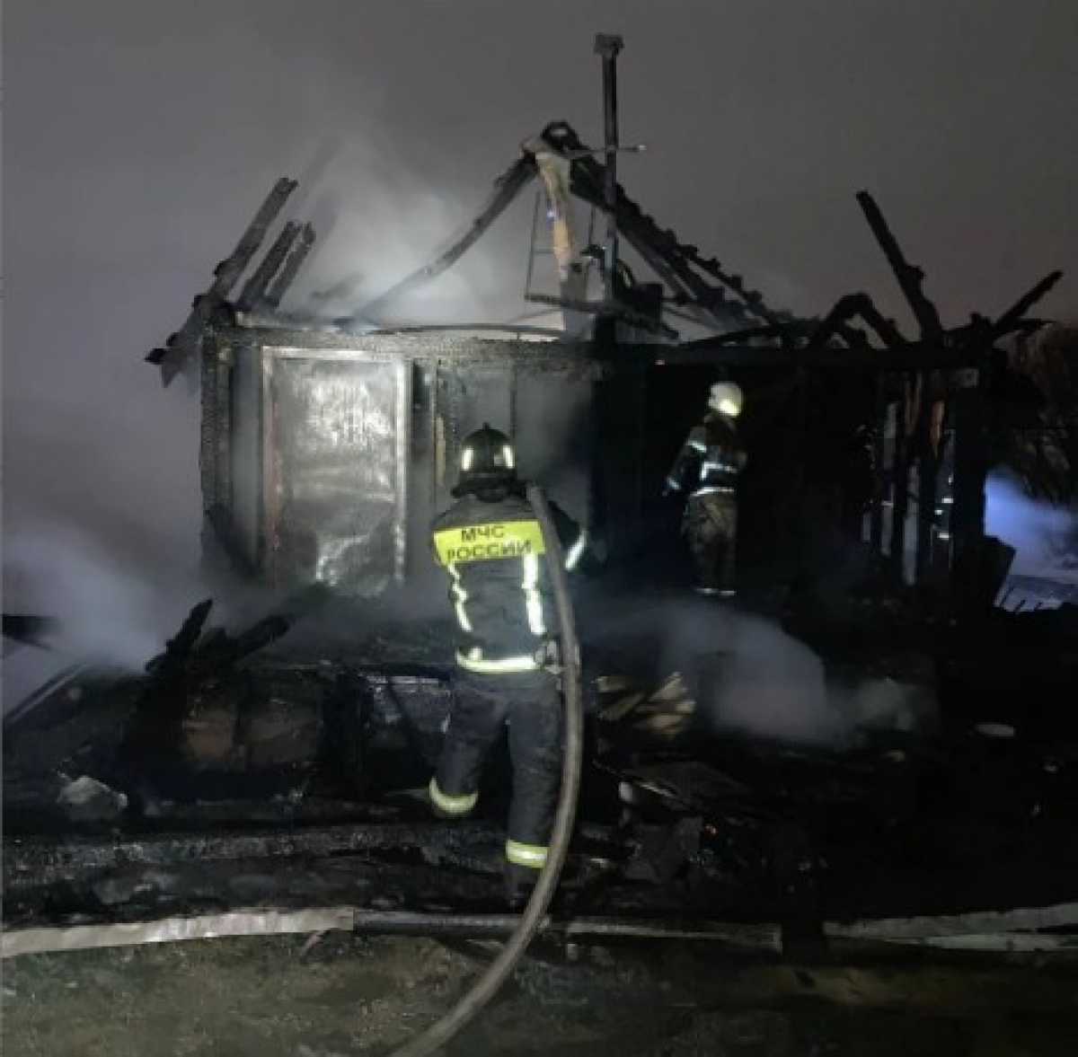 Причину пожара устанавливают органы дознания.