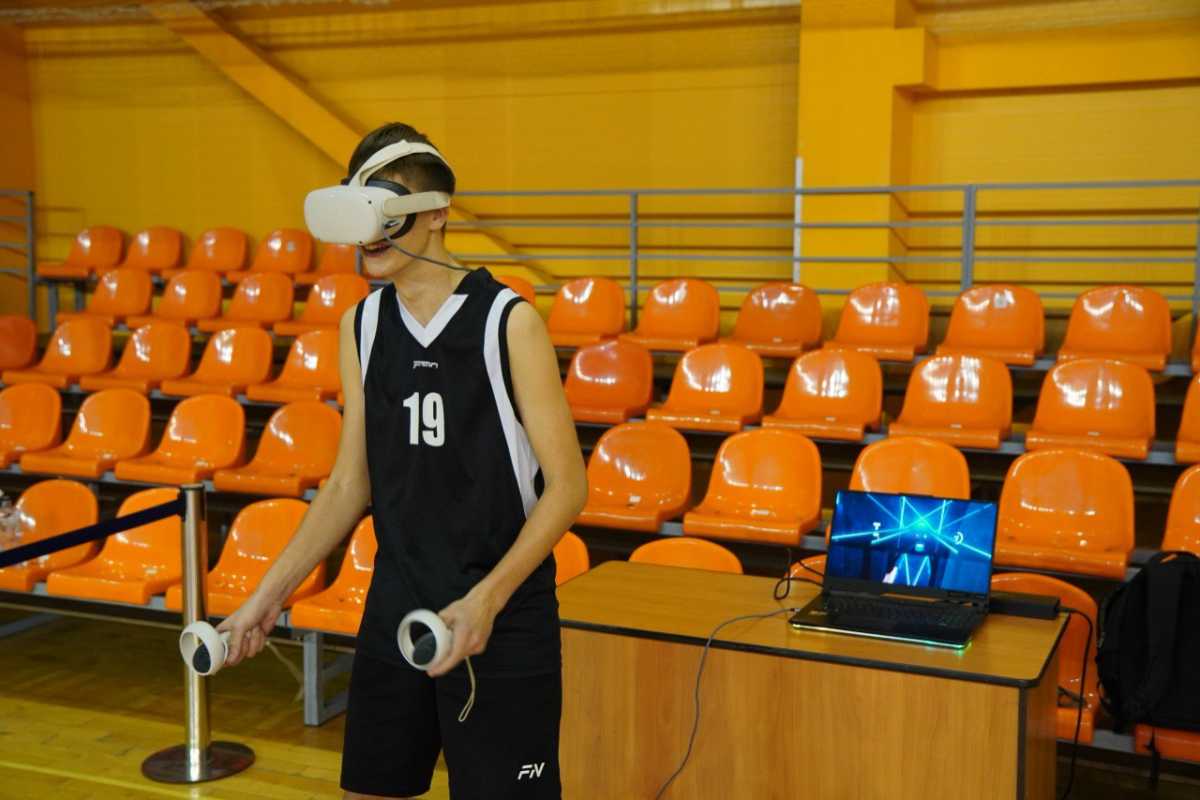 Пространства для занятий фиджитал спортом создадут в 10 школах областного центра.