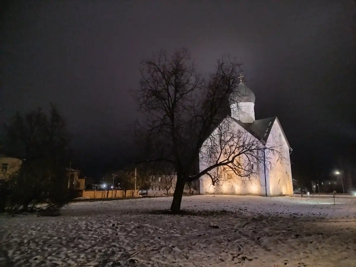2 декабря будет облачно, серьёзных дождей или снега синоптики не обещают.