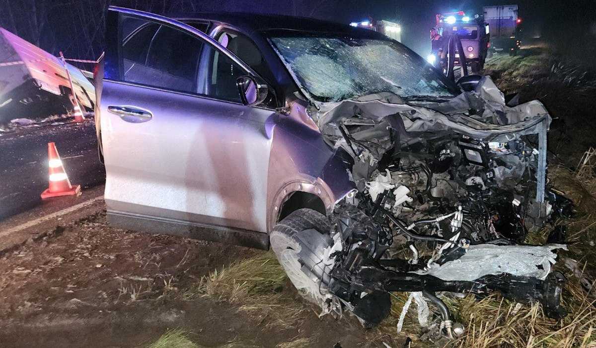 Водителя и пассажира «Кии» медики осмотрели на месте происшествия.