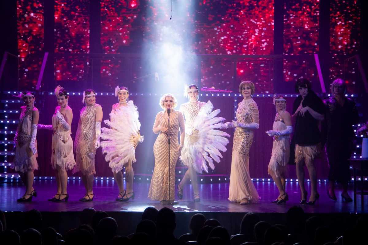 Следующие показы спектакля «В джазе только девушки» состоятся 27 декабря и 9 января.