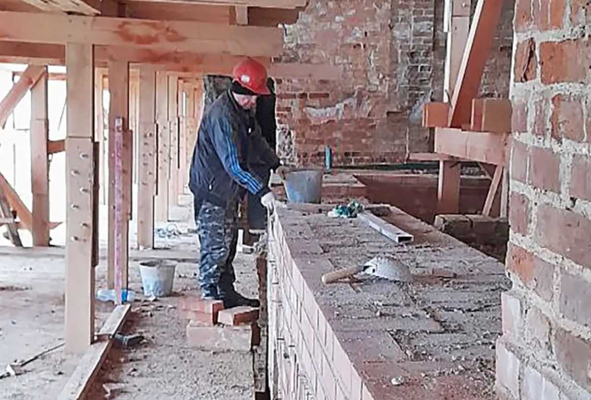 В Валдае реставрируют бывшие купеческие дома.