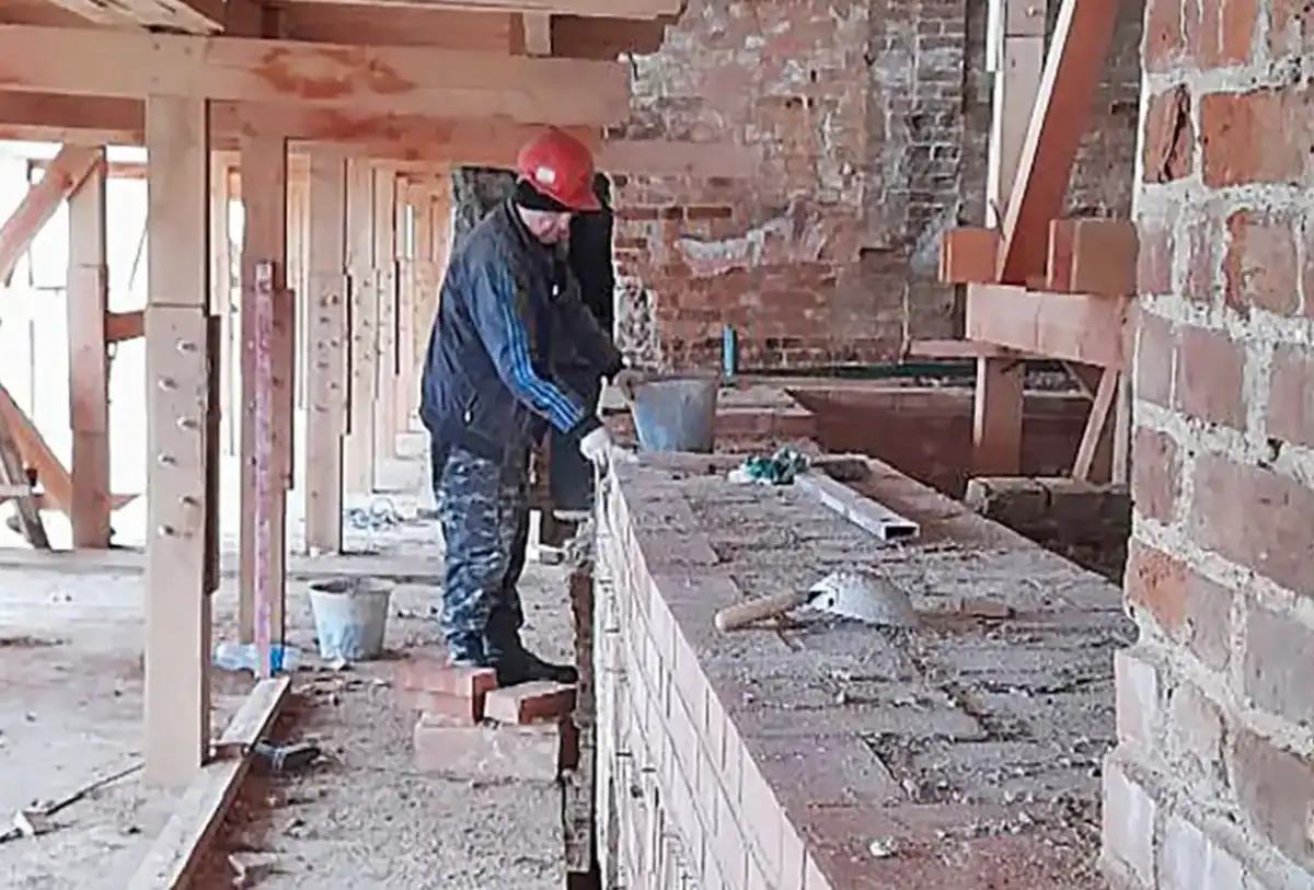 В Валдае реставрируют бывшие купеческие дома.