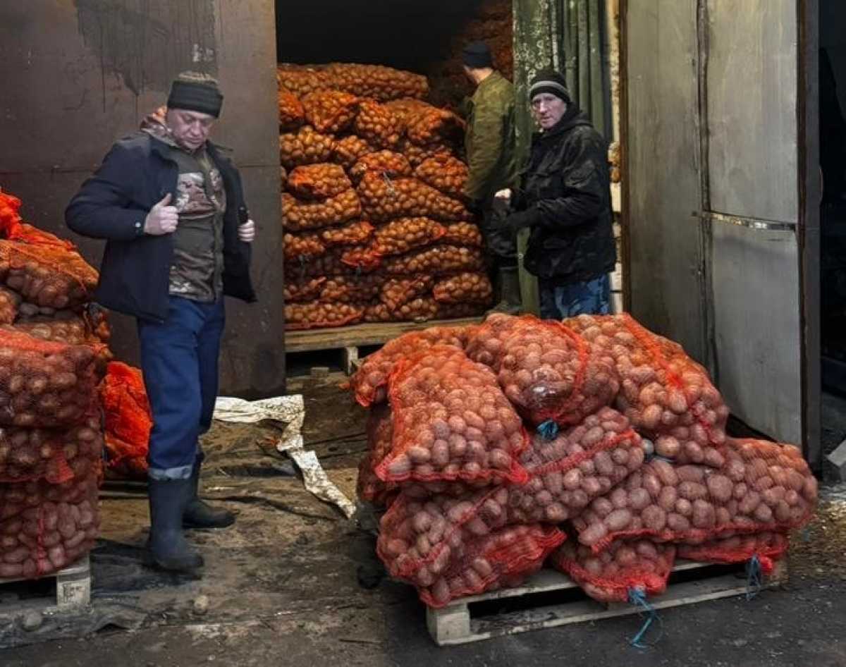 В октябре фермер отправил на фронт 18 тонн картофеля.