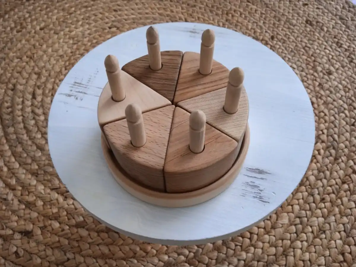 Ева, Варвара и Василиса, Михаил, Александр и Артём возглавили топ имён.