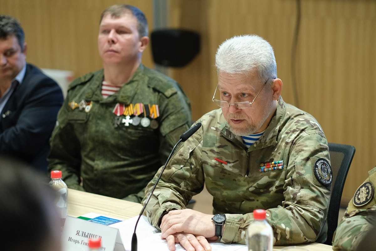 Рядом с памятником собираются установить стену Памяти.