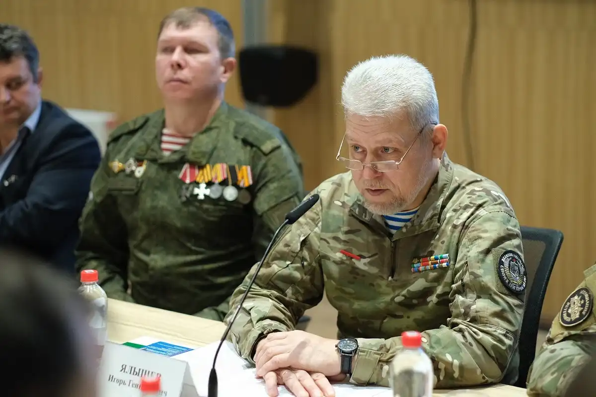 Рядом с памятником собираются установить стену Памяти.