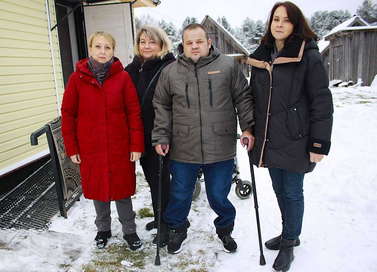 Юрию Алёшину доставили зимнюю, демисезонную и летнюю одежду.