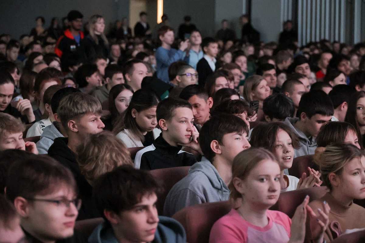 . Мероприятие объединило школьников, студентов и молодых специалистов, интересующихся инженерией, современными технологиями и научными разработками.