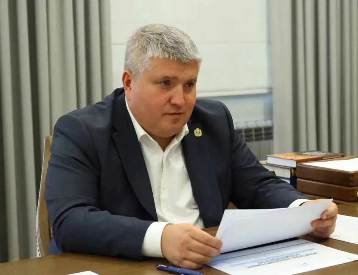 Прямой эфир с участием Александра Дронова стартует в 19:00.