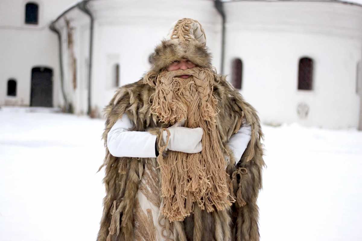 Образ Деда Трескуна новгородские музейщики придумали в 2016 году. Это зимний дух из фольклорных преданий, пращур Деда Мороза