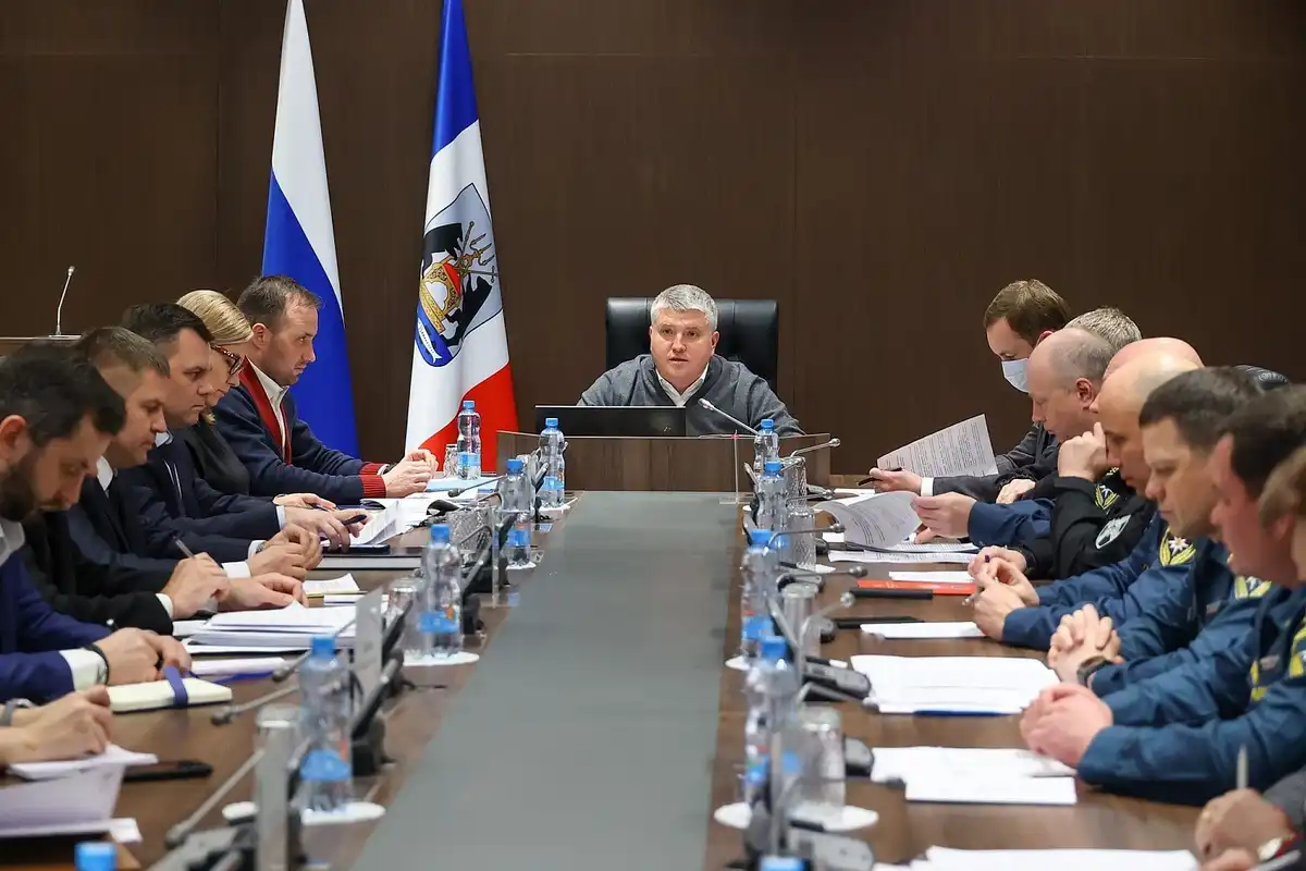 Губернатор поручил главам округов до 22 декабря определить площадки, где можно будет запускать пиротехнику.