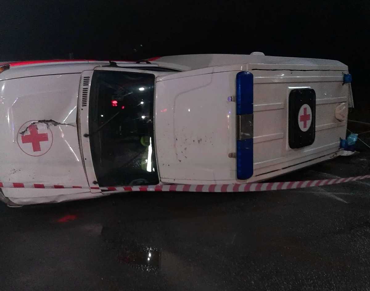 В ДТП пострадали фельдшер скорой помощи и роженица.