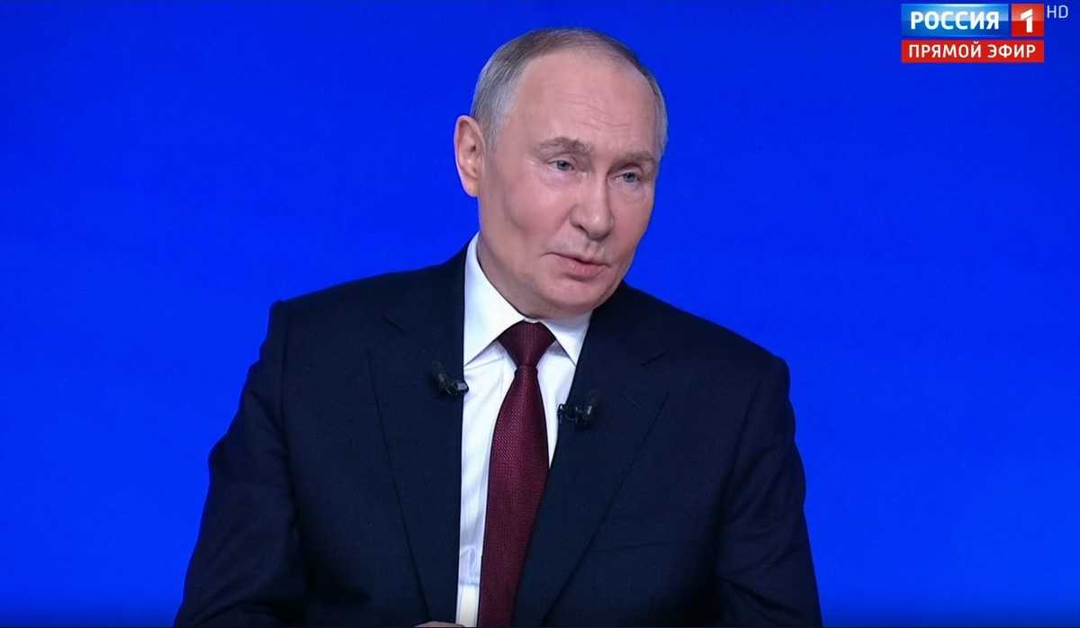 Владимир Путин посоветовал сразу класть трубку, как только в телефонном разговоре заходит разговор о деньгах.